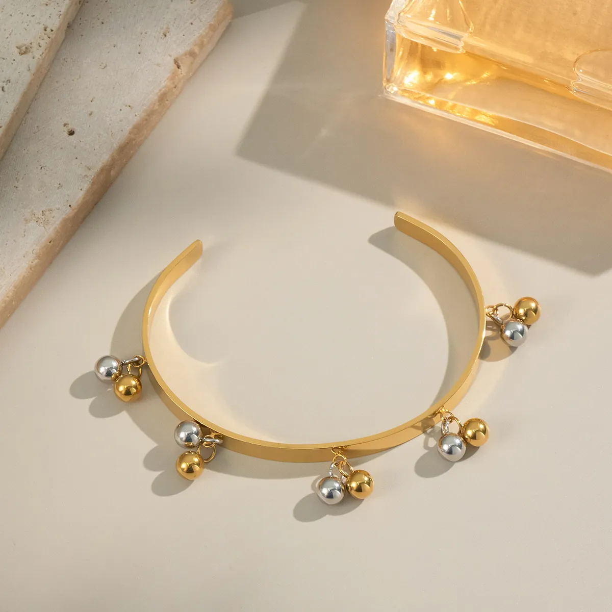 Bracciale Rigido In Acciaio Inossidabile Per Donna Placcato Oro 18K Pendenti Perle Bicolore Bracciale A Polsino Aperto Moda