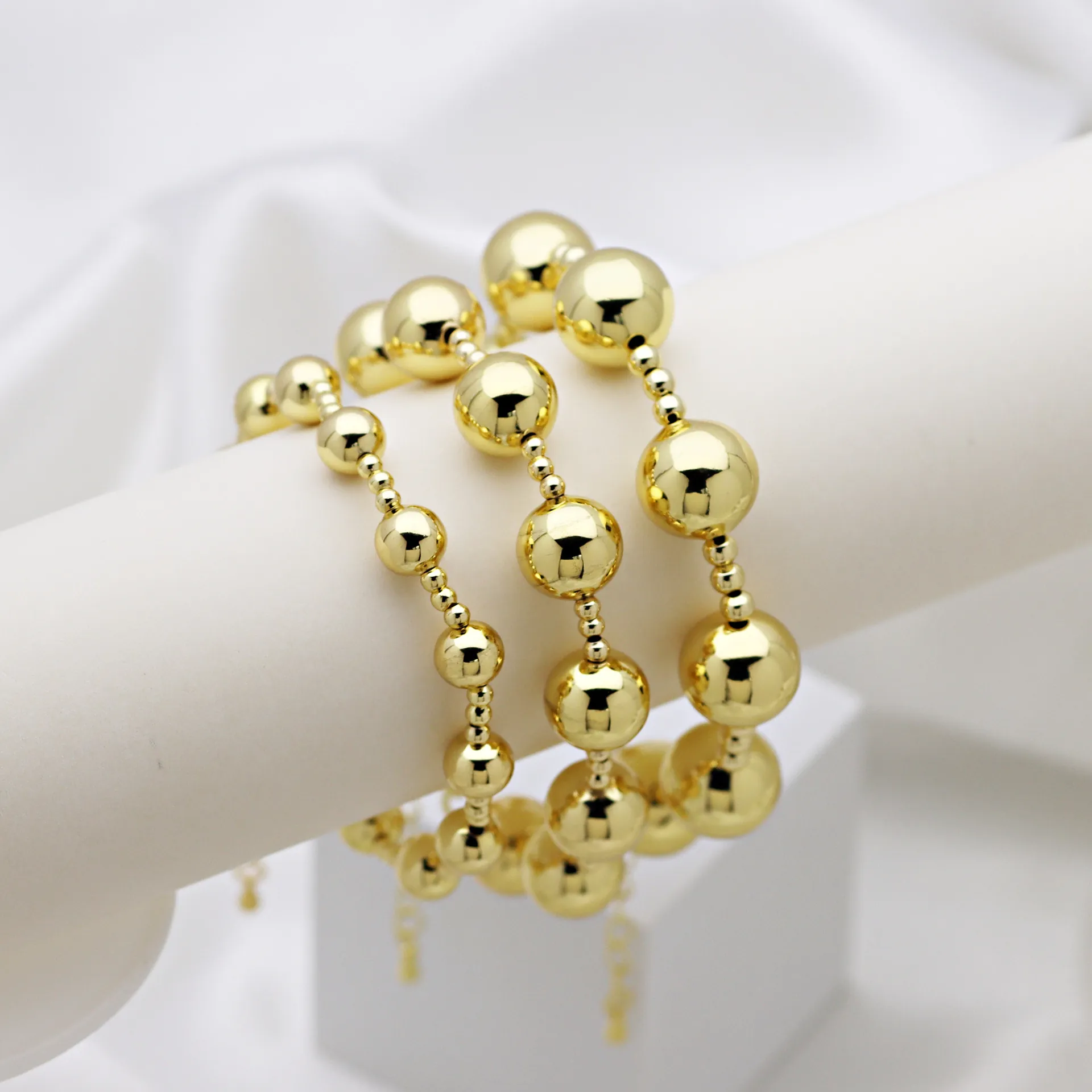 Fashion Copper 18K Gold Plated Smooth Round Bead Adjustable Chain Bracelet For Women Lightweight Elegant Jewelry Accessory