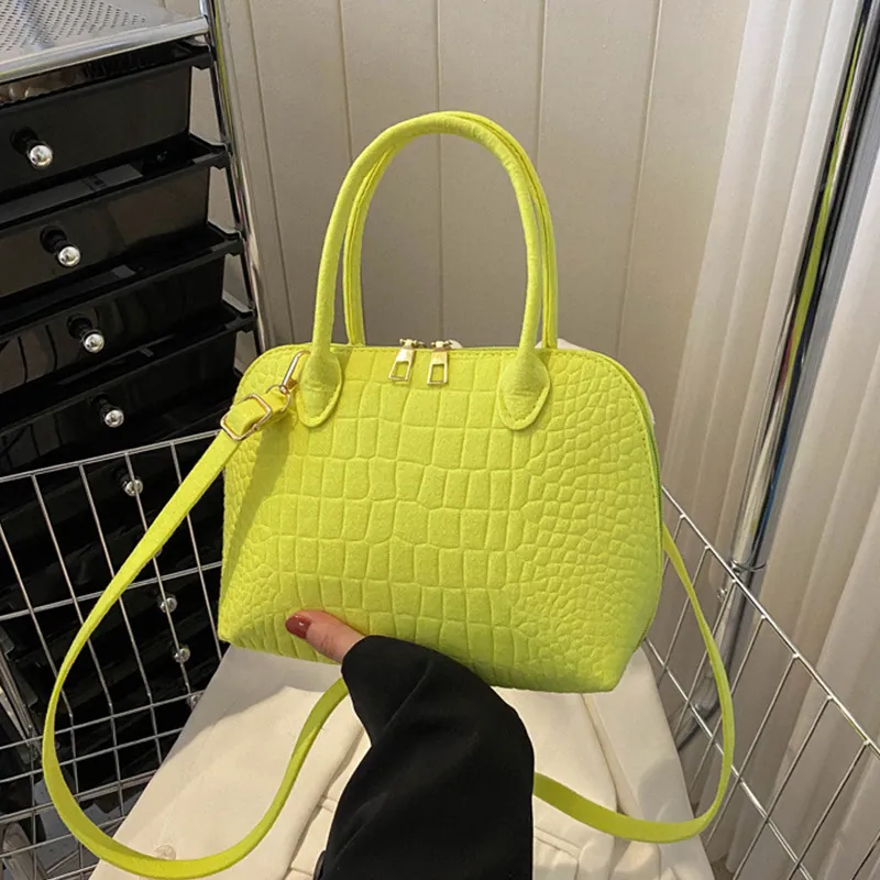 Crocodile Pattern Felt Handbag Shell Shape Shoulder Crossbody Bag For Women With Double Zipper Gold Hardware