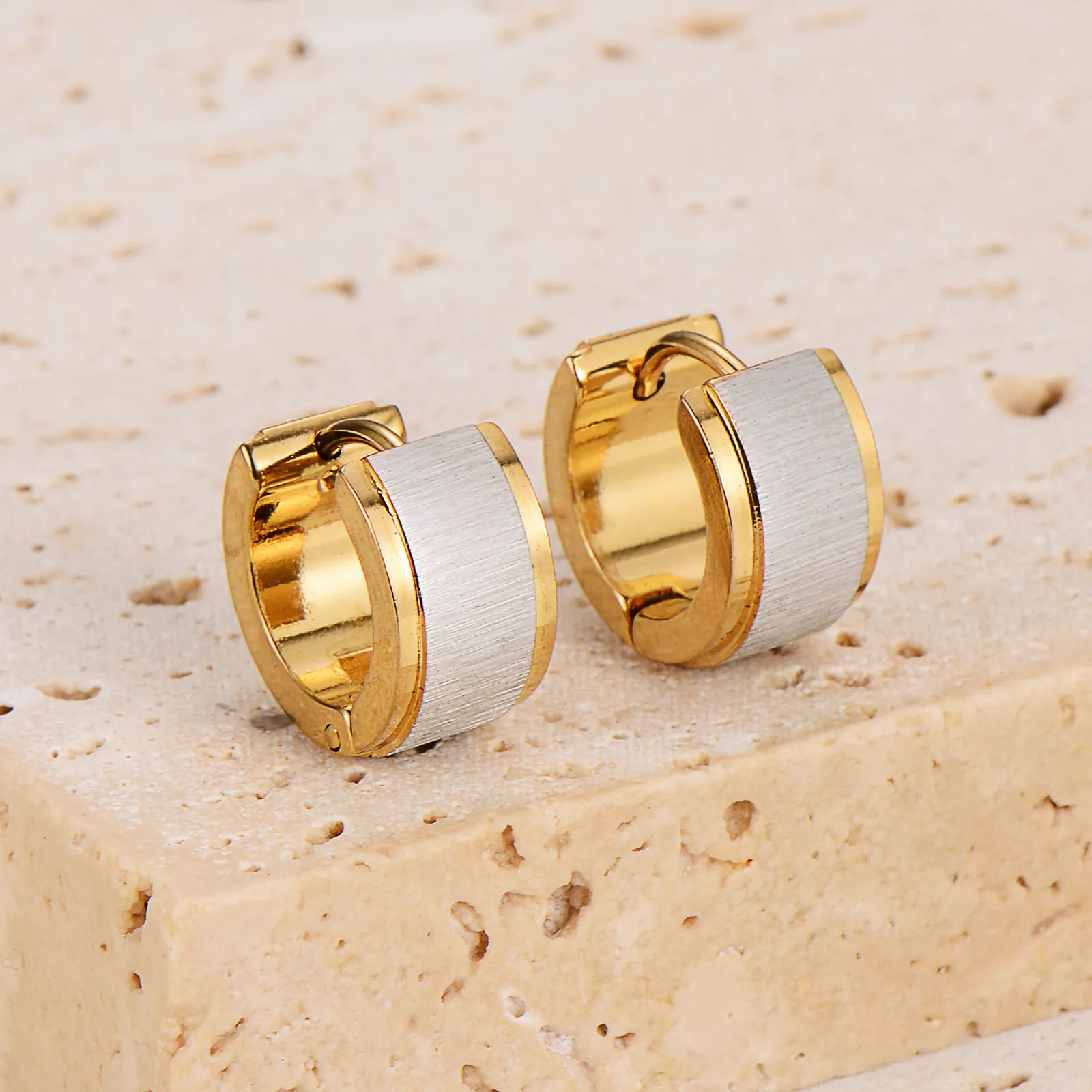 Minimalist Hoop Earrings Brushed Texture Wide Surface Two Tone 304 Stainless Steel 18K Gold Plated Geometric For Women