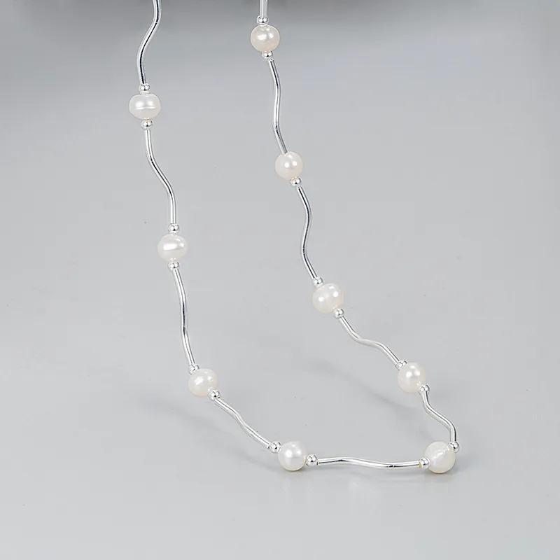 Elegante Collana a Tubo Curvo a Onda in Rame per Donna Catena a Clavicola con Perla d'Acqua Dolce Naturale Gioielli Minimalisti
