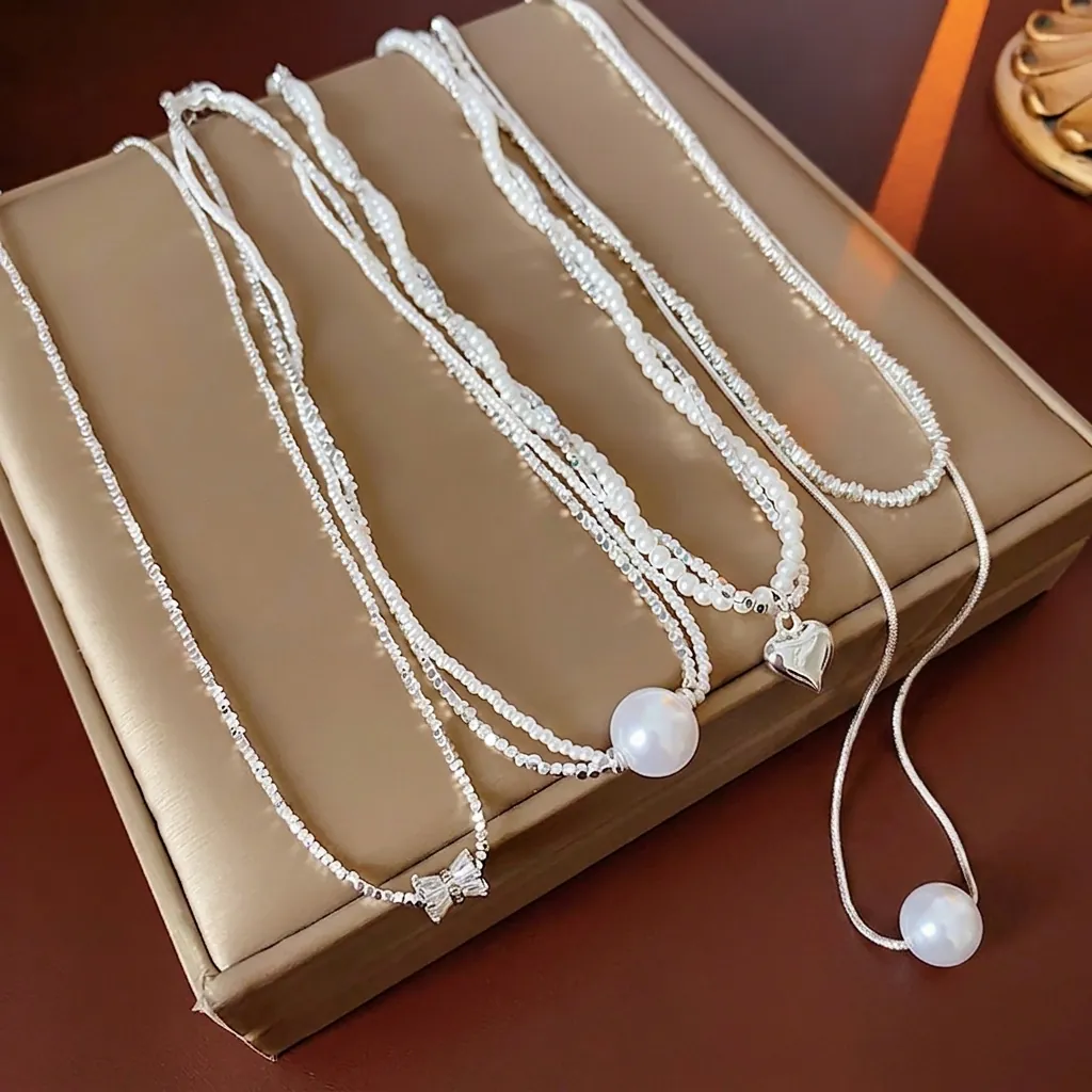 Collier Double Rang Künstliche Perles Pendentif Cœur Ton Argent Texture Alliage Style Français Chic Bijoux Élégants Pour Femmes