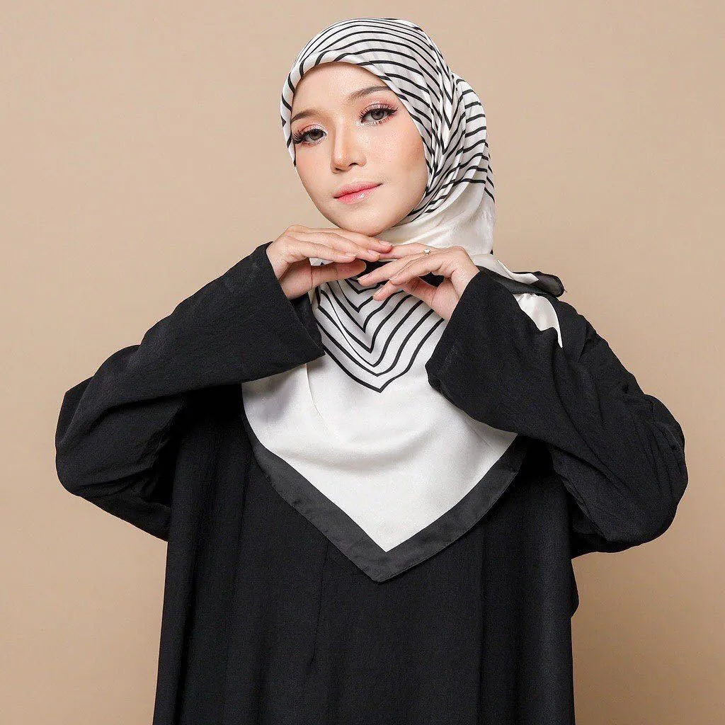 Women Large Square Satin Scarf Floral Leopard Print Headscarf Elegant Soft Bawal Hijab Shawl Wrap