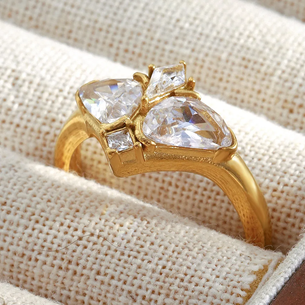 Butterfly Zircon Ring 18K Gold Plated Stainless Steel Niche Design Multi Cut Inlaid Gemstone Jewelry Gift For Women