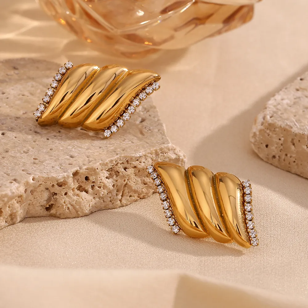 Eleganti Orecchini a Bottone in Acciaio Inossidabile con Ali di Angelo con Placcatura in Oro 18K Strass Gioielli da Donna