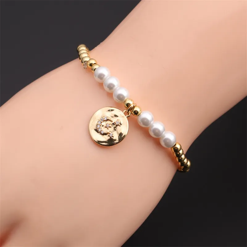 Bracelet En Cuivre Plaqué Or Avec Künstliche Perles Blanches Pendentif Lune Étoile Zircon Bijoux Célestes Pour Femmes