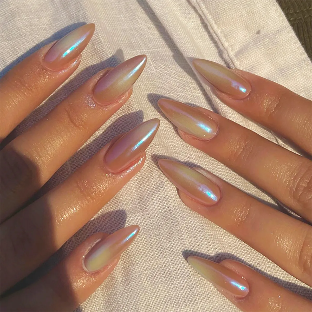 Aurora Iridescent Almond Shape Press On Nails Shimmering Artificial Pearl Luster Artificial Fingernails Chic Women