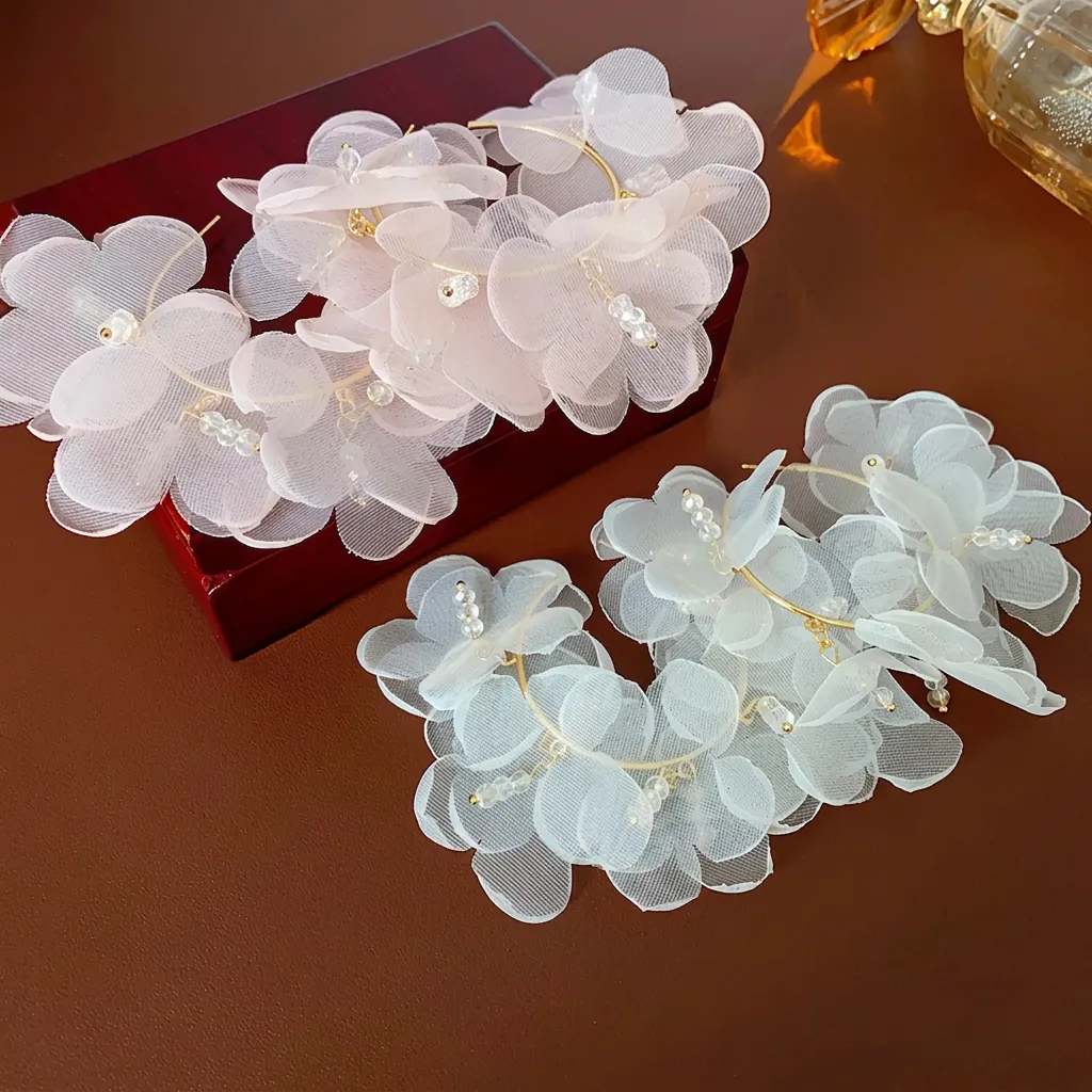 Créoles Fleurs En Tulle Et Cuivre Avec Perles De Cristal Et Tiges En Argent Style De Vacances Douceur Romantique Pour Femmes