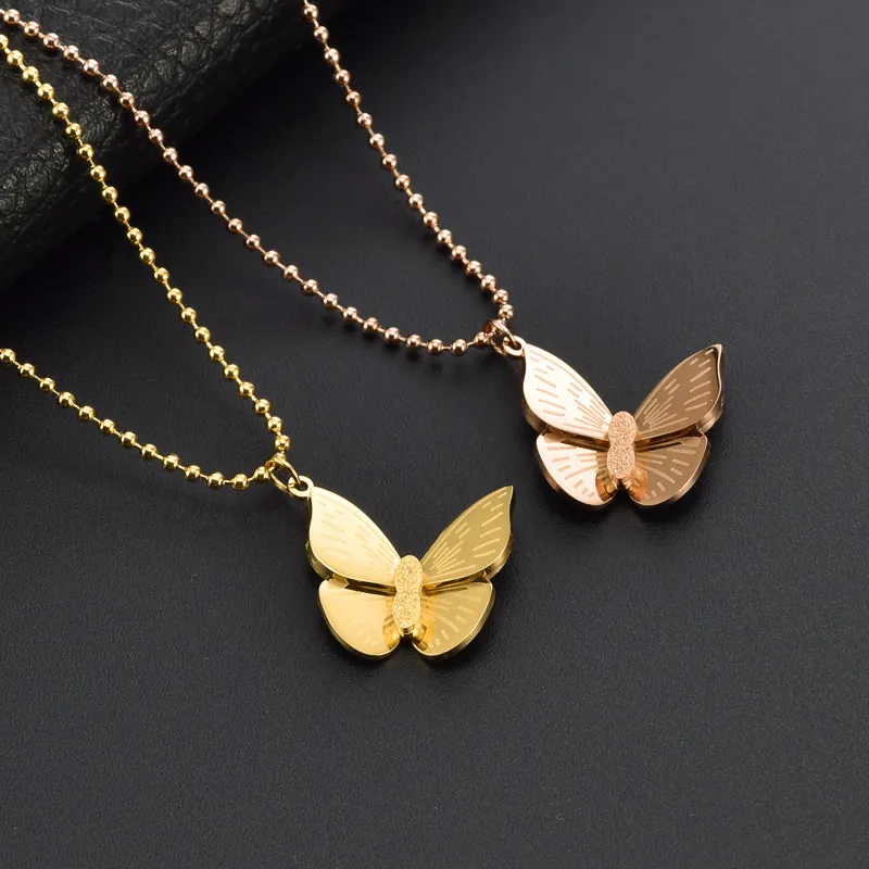 Collana con Pendente a Farfalla 3D in Acciaio al Titanio alla Moda per Donna Placcata in Oro e Oro Rosa Gioielli Regalo