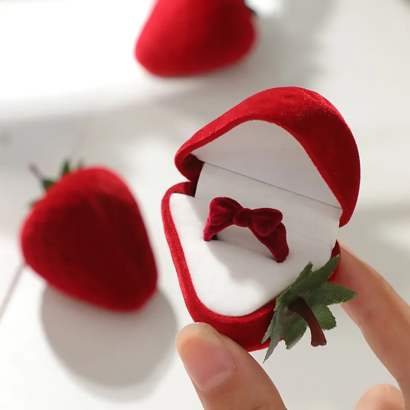 Sweet Strawberry Shaped Flocked Jewelry Organizer Case Cute Bow Adjustable Opening Ring Romantic Proposal Wedding Gift