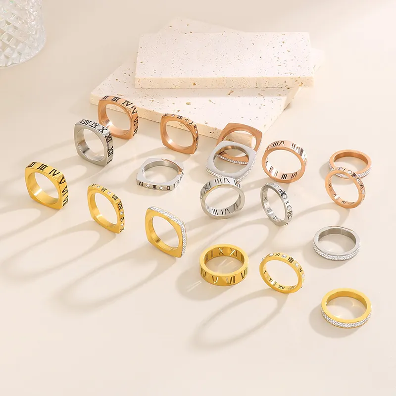 Bague en Acier Inoxydable Minimaliste Avec Chiffres Romains Anneau Carré Géométrique pour Hommes Femmes Bijoux de Mode Strass