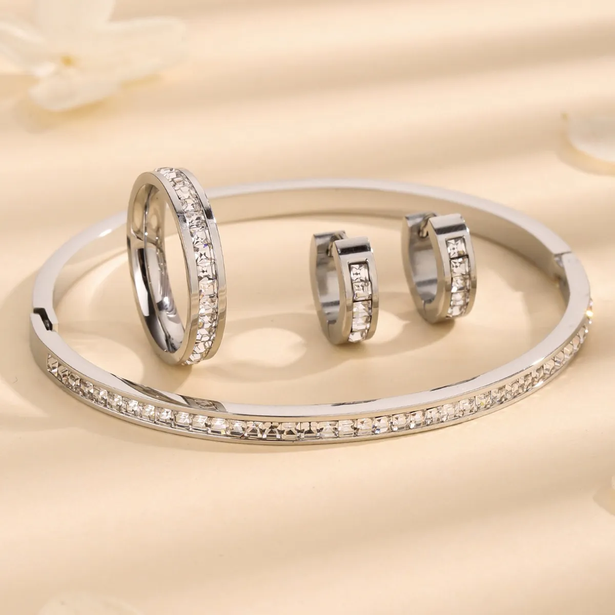 Gioielli In Acciaio Al Titanio Zirconia Cubica Quadrata Bracciale E Anello E Orecchini Minimalista Lusso Elegante Donna