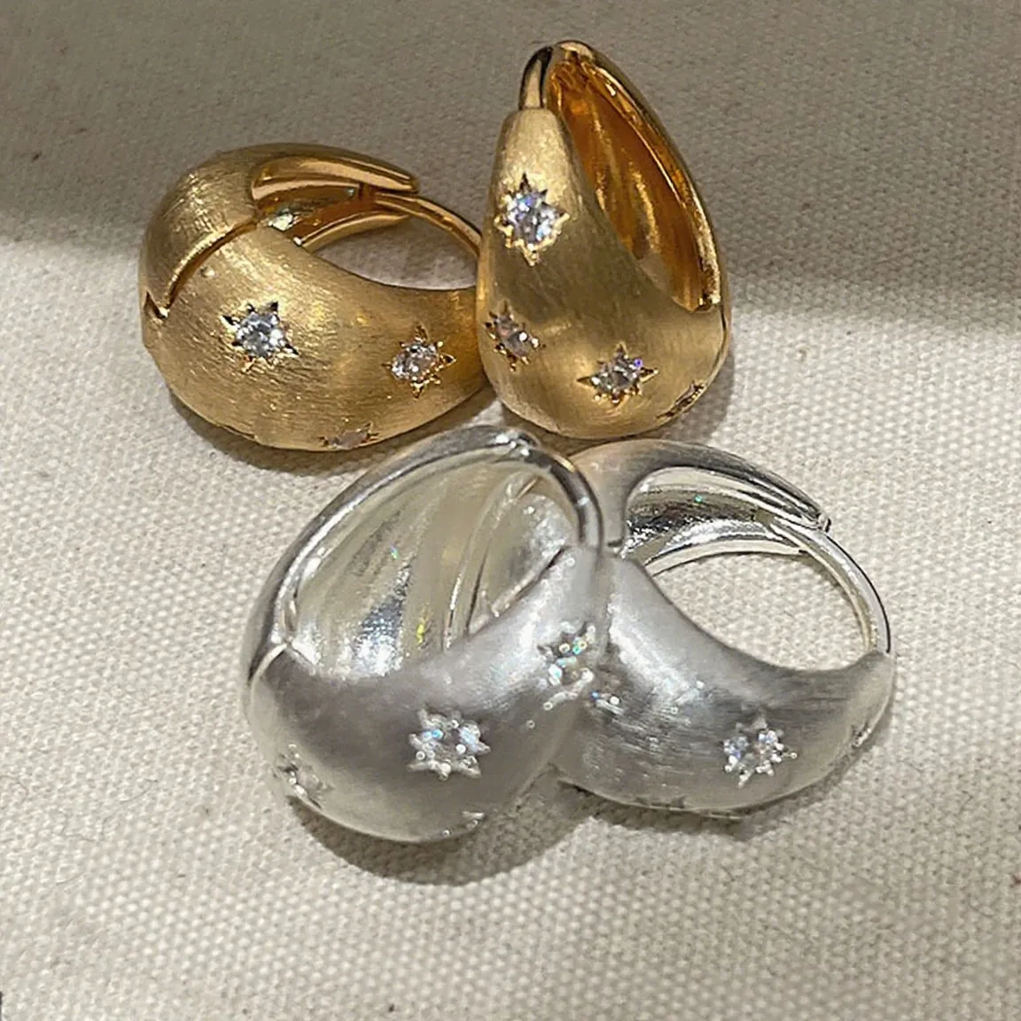 Brushed Star Rhinestone Hoop Earrings For Women Korean Style Retro Matte Gold Silver Star Pattern Jewelry Accessories