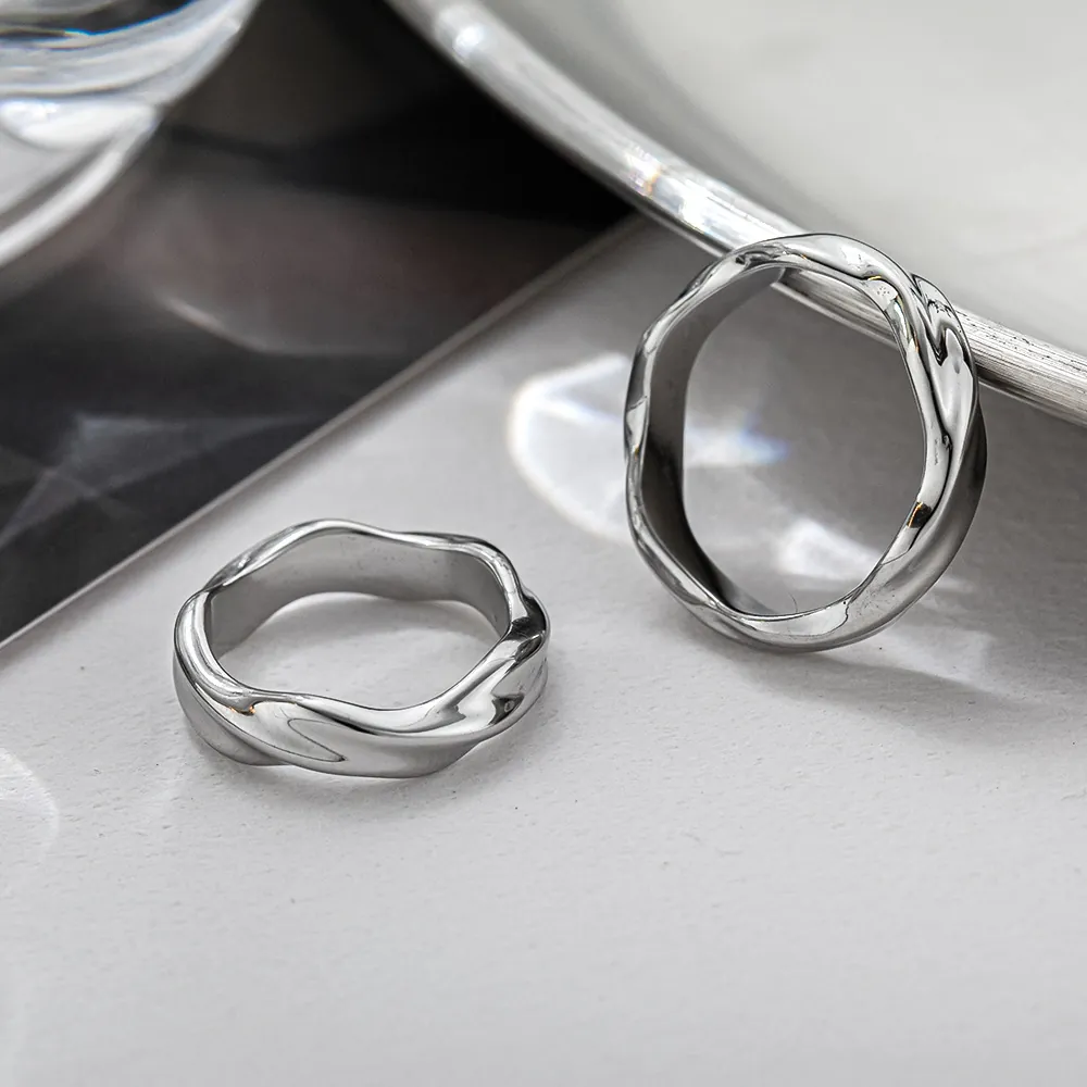 Anello Onda Mobius Minimalista Acciaio Al Titanio Lucidato A Specchio Fascia Geometrica Gioielli Per Donne Uomini Coppie