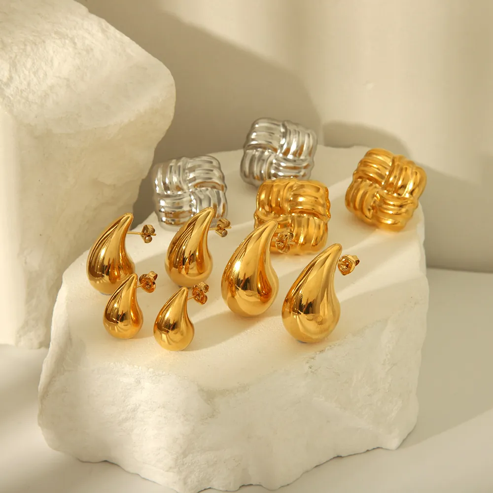 Boucles D'oreilles Puces En Acier Inoxydable Pour Femmes Plaqué Or 18K Forme Goutte D'eau Texture Tissée Carrée Style Moderne Poli Miroir Minimaliste