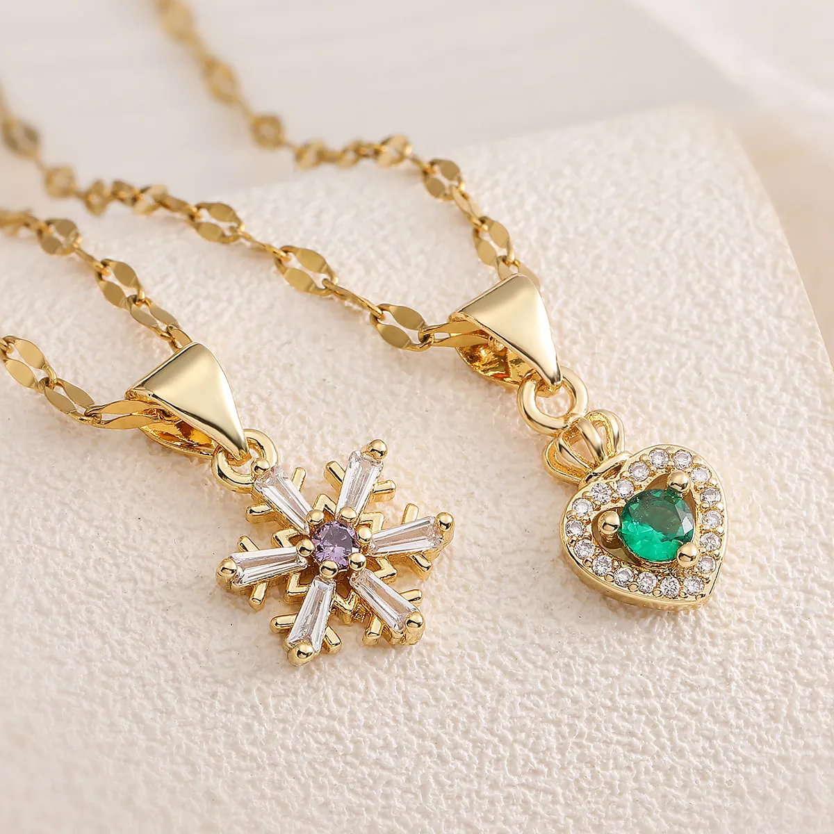Collier Pendentif Zircon Cœur Couronne Et Flocon De Neige Cuivre Plaqué Or 18K Bijoux Élégants Minimalistes