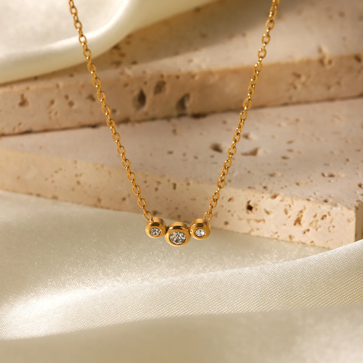 Geometric Pendant Necklace 18K Gold Plated Stainless Steel Inlaid Zircon Clavicle Chain Minimalist Jewelry For Women