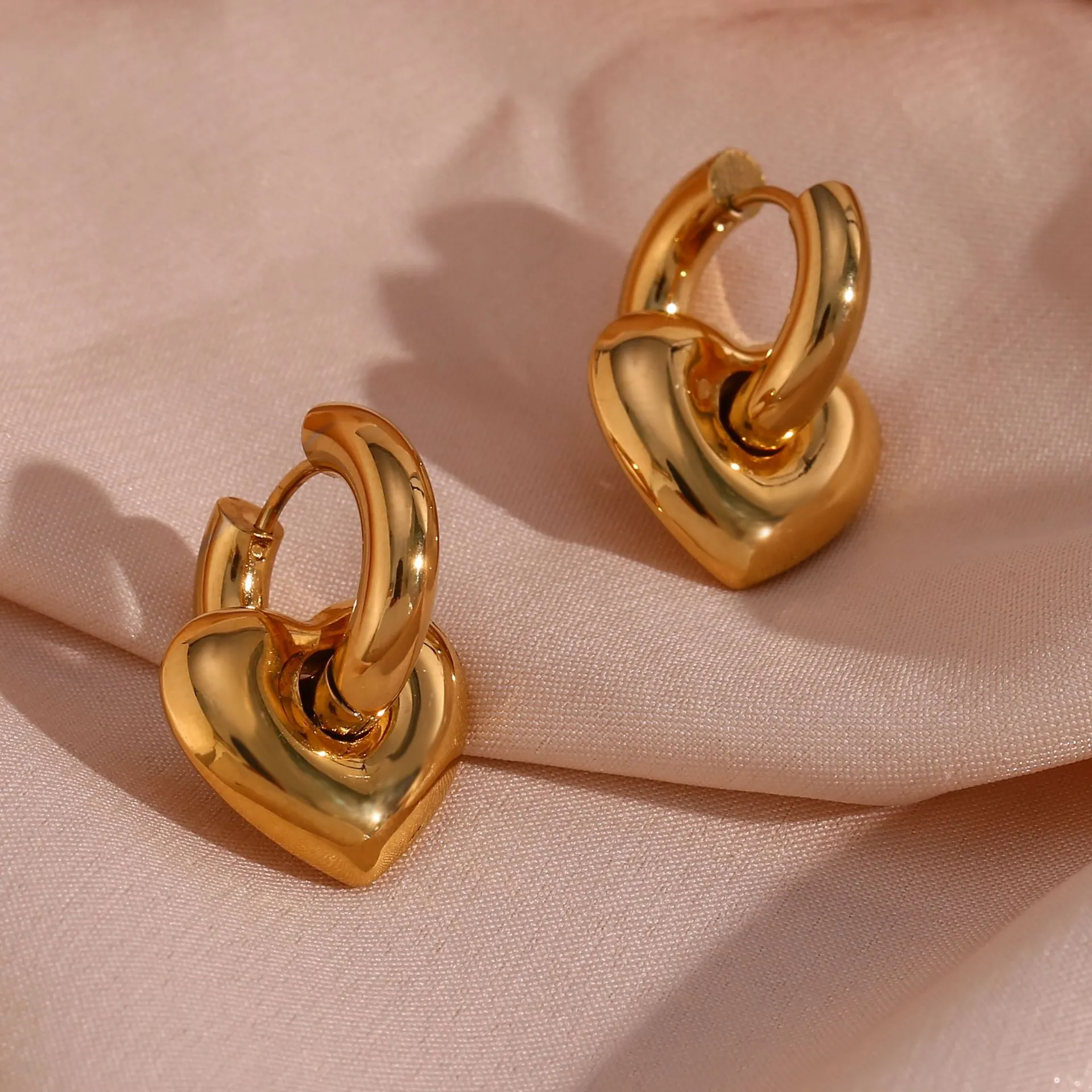 Stainless Steel Gold Plated Heart Pendant Hoop Earrings For Women Polished Minimalist Fashion Jewelry Accessories Gift