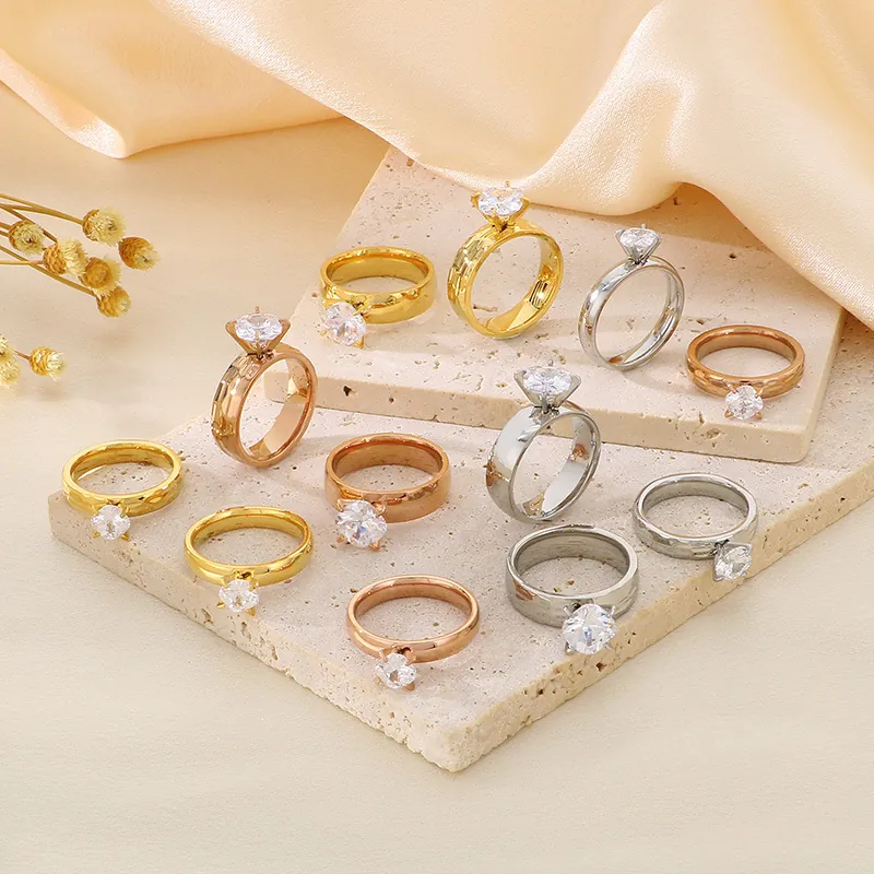 Bague En Acier Inoxydable Plqué Or 18K Zirconium Carré Martelée Anneau Poli Bijoux Mariage Fiançailles Pour Hommes Femmes