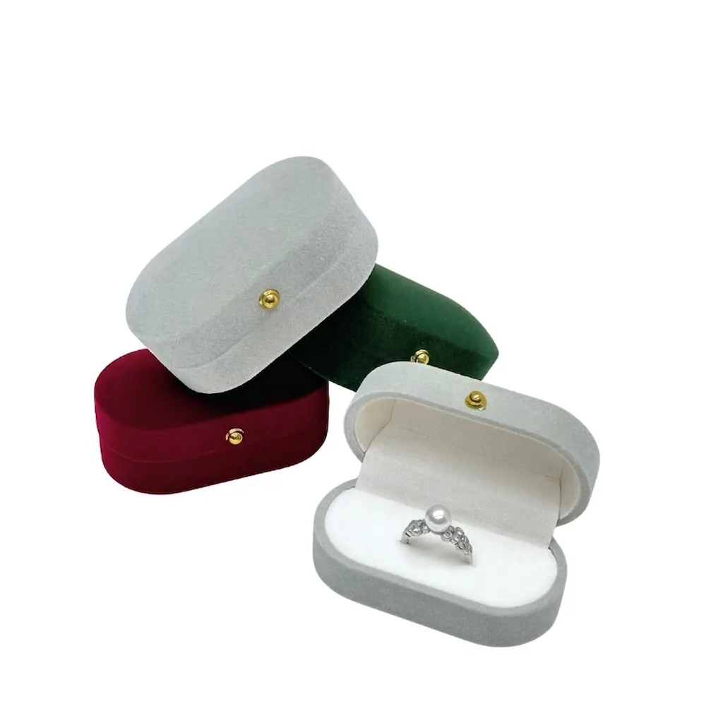 Elegant Oval Velvet Ring Box With Gold Clasp Small Portable Jewelry Packaging Box For Earring Valentine Wedding Gift