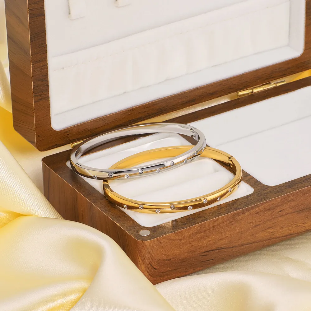 Bracciale Rigido In Acciaio Inossidabile Placcato Oro 18K Con Strass Gioielli Geometrici Di Moda Di Lusso Per Donna