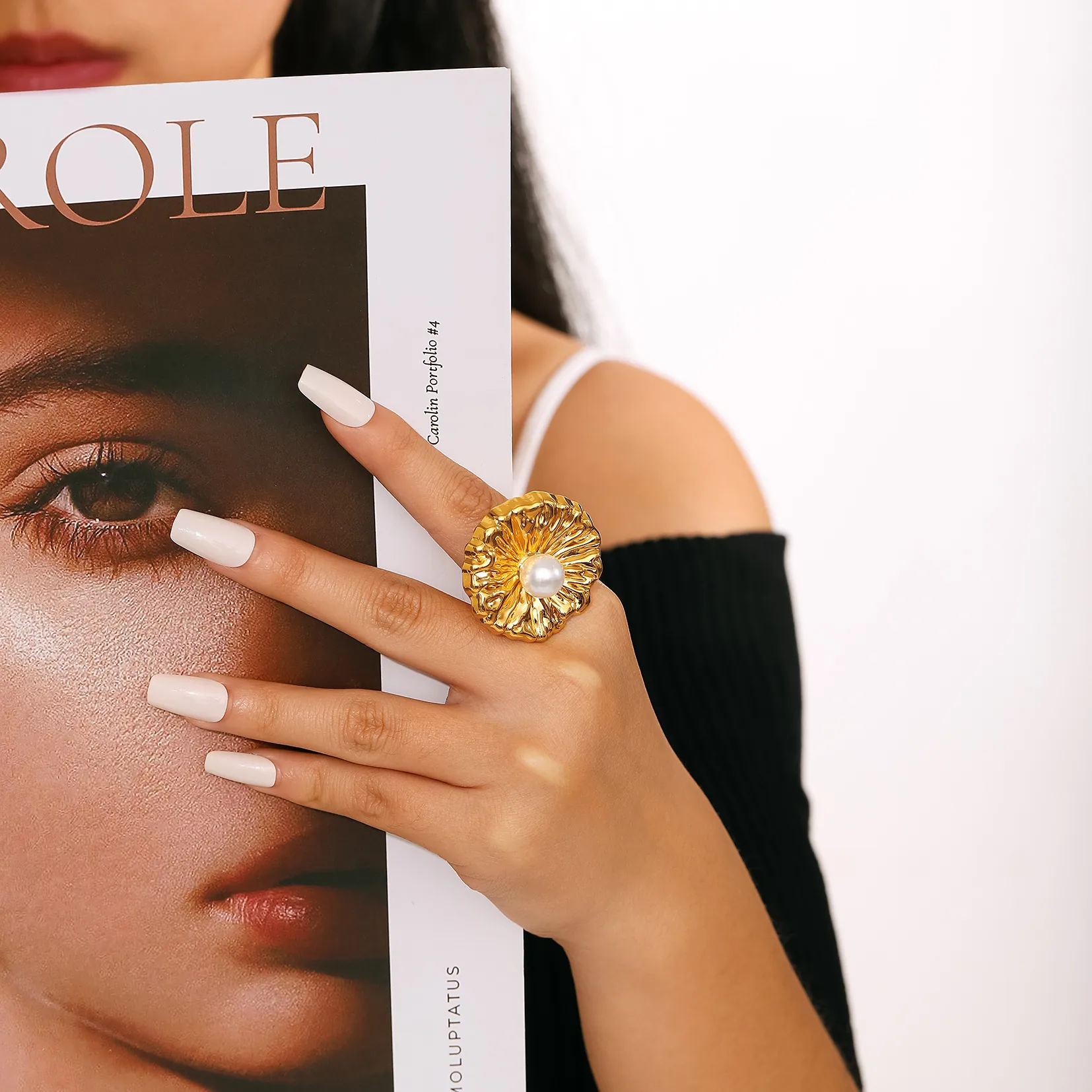 Ring Aus Edelstahl Mit Gefalteter Blume 18K Vergoldet Geometrisch Gerumpelt Mit Kunstperle Für Damen Raffiniert