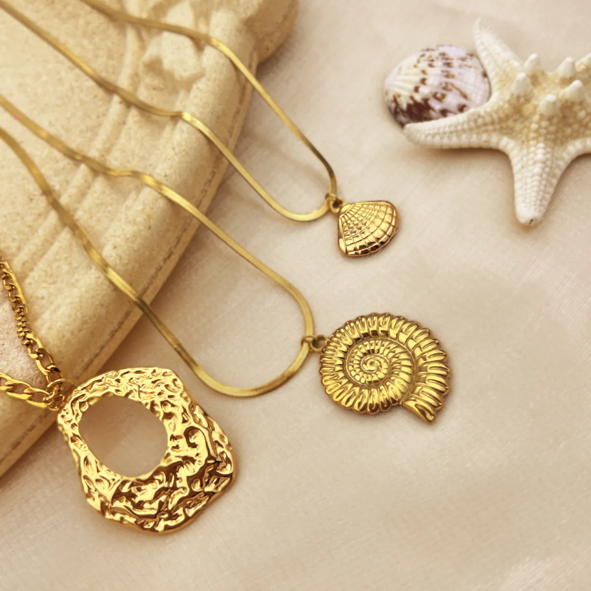 Vintage Stainless Steel Nautical Shell Pendant Necklace Gold Plated Sea Snail Scallop Clavicle Chain Jewelry For Women