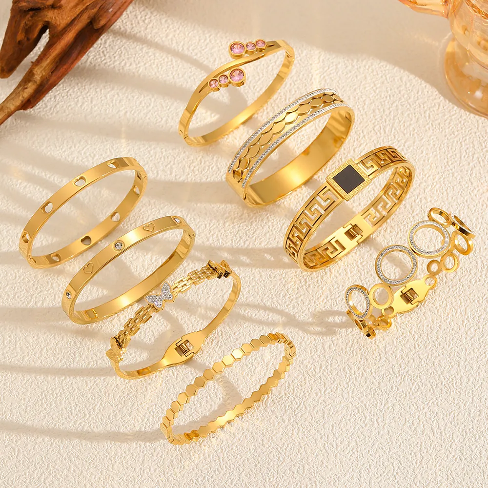 Bracelet Jonc En Acier Inoxydable Plaqué Or 18K Évidé Coeur Papillon Incrusté De Zircon Bijoux De Mode Élégants Pour Femmes