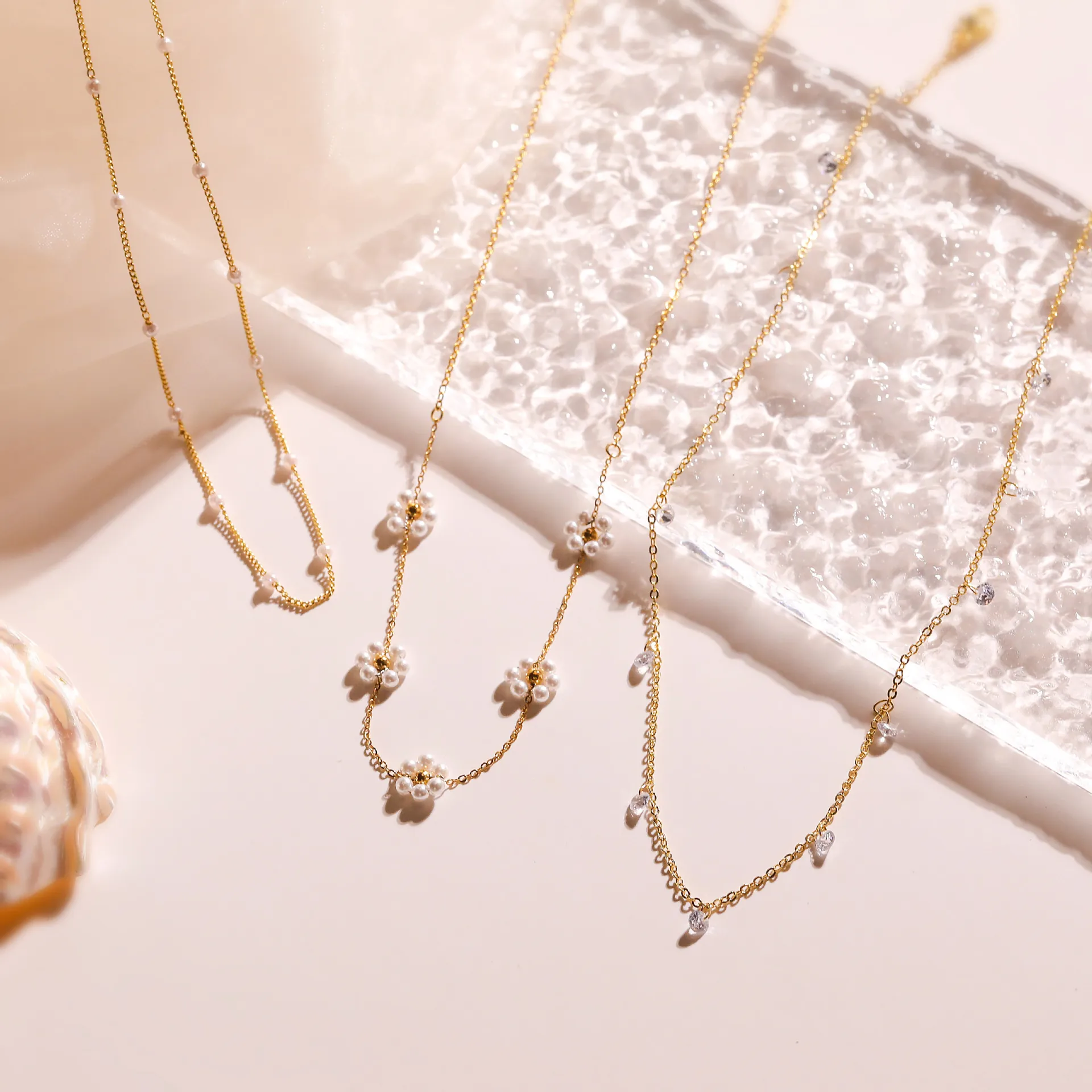 Collana Con Pendente A Fiore In Rame Placcato Oro Con Künstliche Perle Artificiali E Zircone Catena Per Clavicola Elegante Da Donna