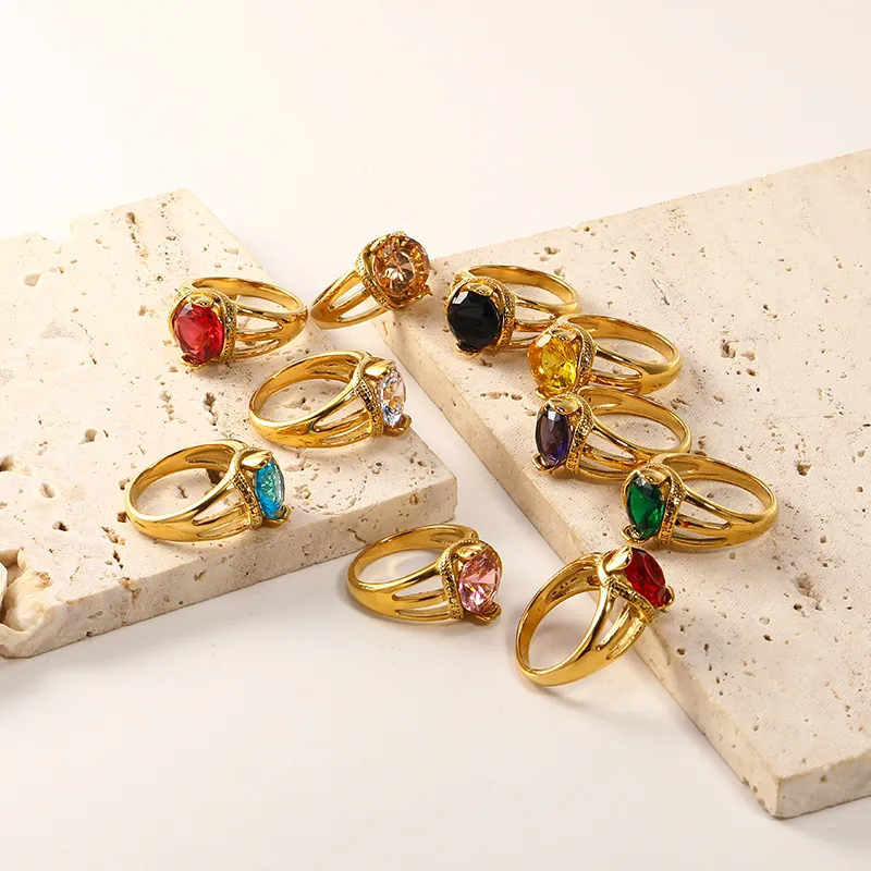 Vintage Titanium Steel 18K Gold Plated Oval Colored Rhinestone Ring For Women Simple Luxury Geometric Hollow Party Jewelry