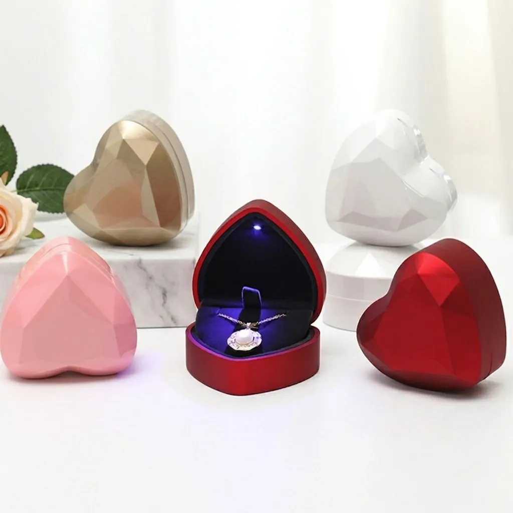 Scatola Per Gioielli LED A Forma Di Cuore Taglio Diamante Plastica Fodera Velluto Per Proposta Matrimonio Anello Pendente Regalo