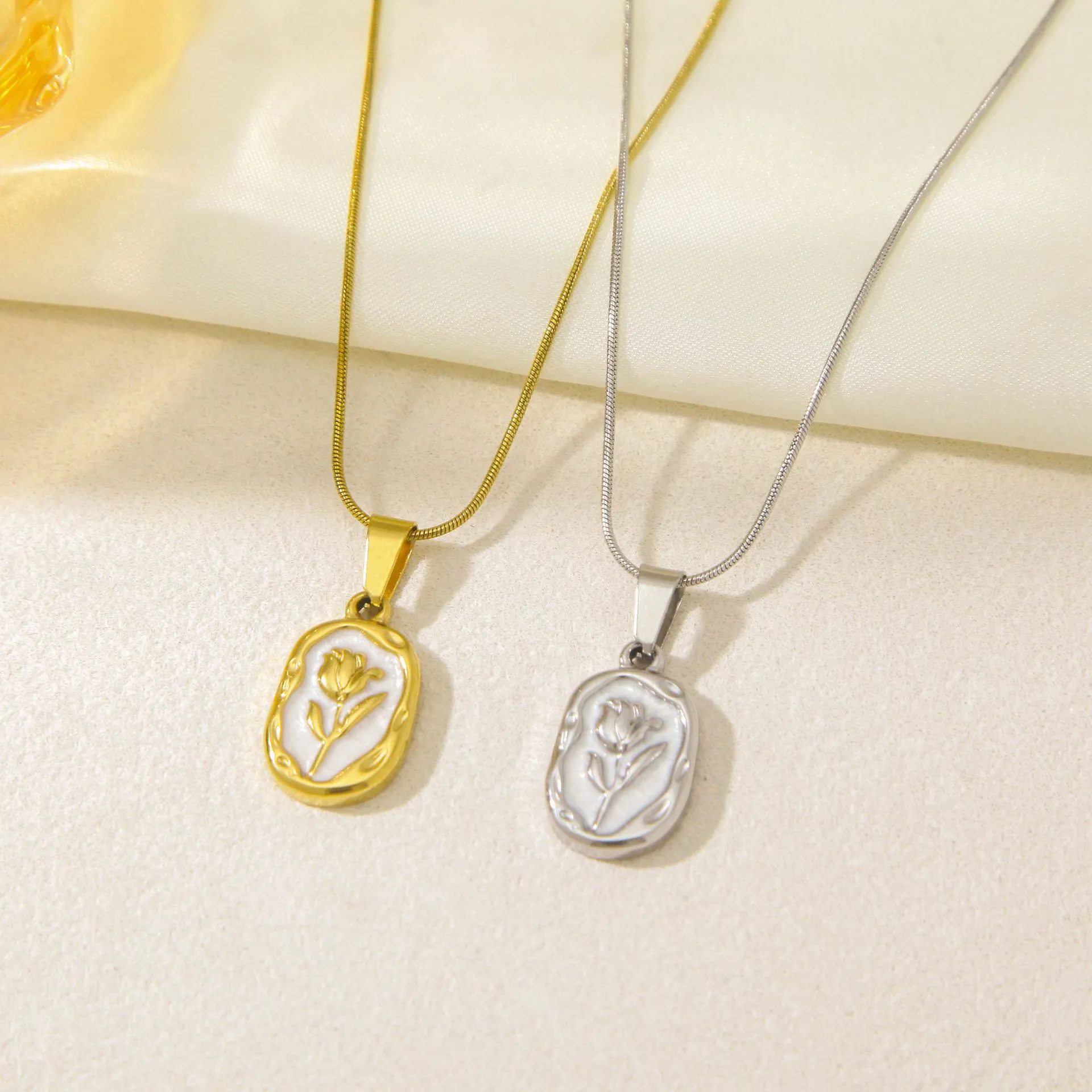 Vintage French Style Stainless Steel Tulip Rose Flower Pendant Necklace Electroplated Snake Cable Chain Jewelry For Women