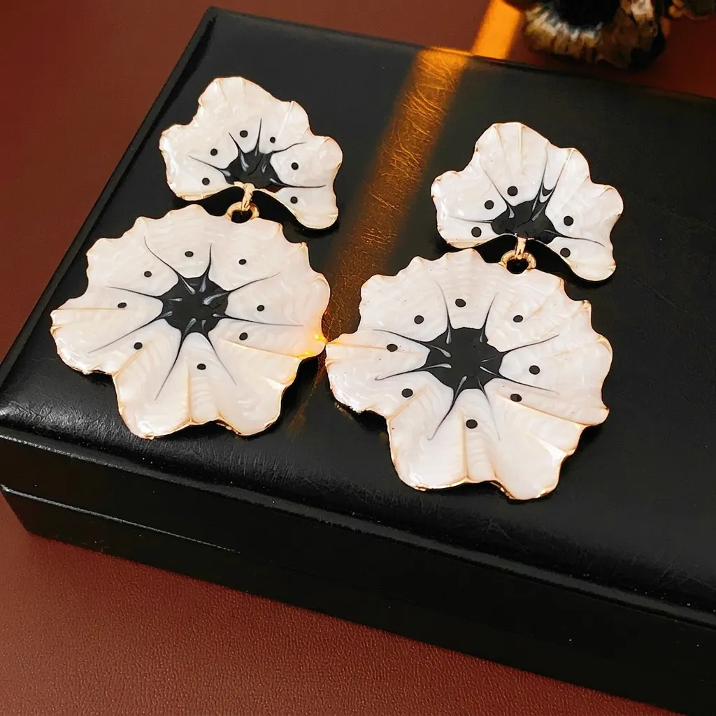 Boucles D Oreilles Pendantes Fleur Vintage Femmes Double Couche Émail Feuille De Ginkgo Bijoux Rétro Élégants