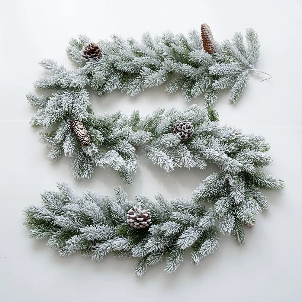 Guirlande de Noël Artificielle en PE Réaliste Avec Pommes de Pin Aiguilles de Cèdre Enneigées Guirlande Décoration Maison