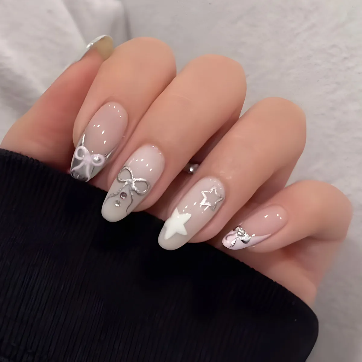 French Gradient Press On Nails With Silver Butterfly Bows Star Artificial Pearl Rhinestone Decor Oval Shape For Women