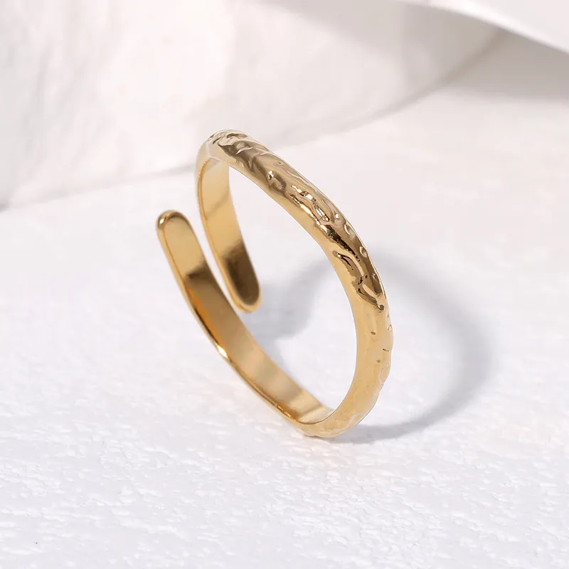 Anello In Acciaio Inossidabile Con Texture Martellata Placcato Oro 18K Irregolare Geometrico Regolabile Gioielli Per Donna Stile Semplice