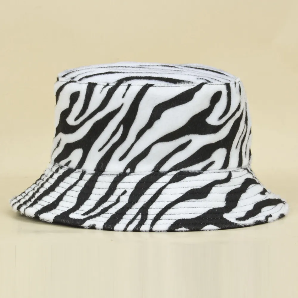 Chapeau Bob Motif Zèbre Fausse Fourrure Chaud Hiver Peluche Femme Extérieur Protection Solaire Mode