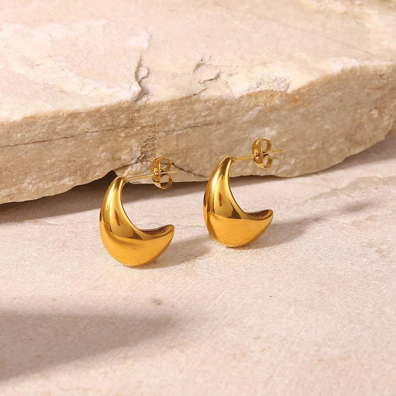 Stainless Steel Retro Hollow Teardrop Earrings Geometric Water Drop Stud Earrings With Stainless Steel Earring Post