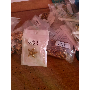 4.7-star customer review photo by M*****o, image 2 of 2 for Enamel Bee Sunflower Keychain Alloy Honeycomb Bag Charm