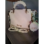 4-Sterne-Kundenbewertungsfoto von K*****d, Bild 2 von 3 für PU Leder Handtasche mit Buchstabenmuster und Katzenanhänger Damen