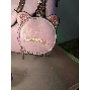 4-Sterne-Kundenbewertungsfoto von K*****d, Bild 3 von 3 für PU Leder Handtasche mit Buchstabenmuster und Katzenanhänger Damen