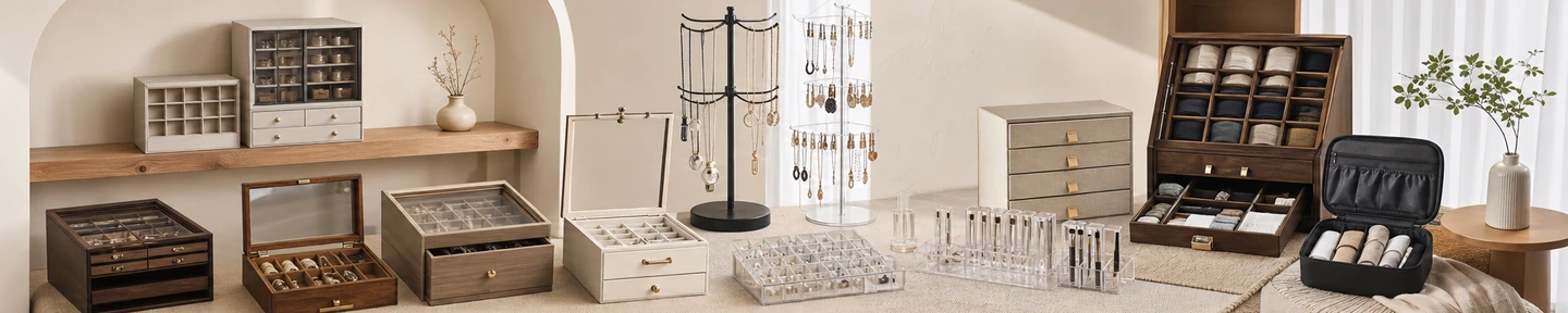 Linden Vitrine