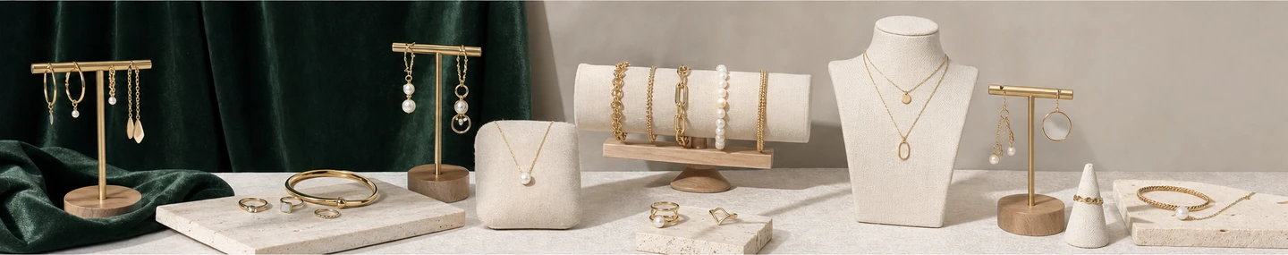 Vitrine & Velvet